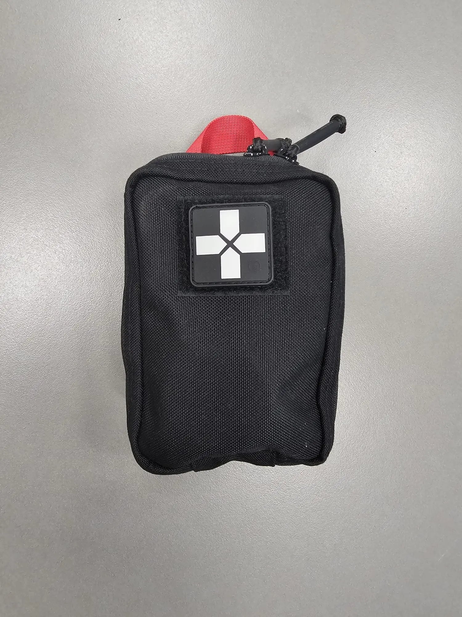 Erste Hilfe Kit FTACS - mit Inhalt für Fahrradfahren & Outdoor - FTACS - Taktische Ausrüstung für Jedermann.